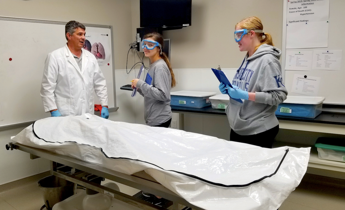 Cadaver lab offers unique experiences Kirkwood Communiqué