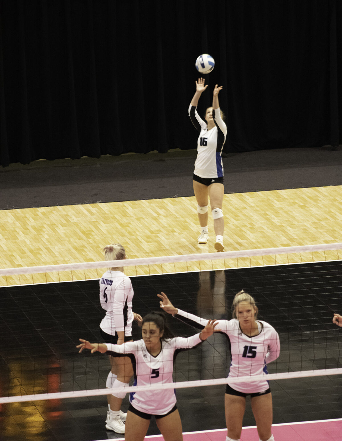Women’s volleyball competes in NJCAA DII Volleyball National