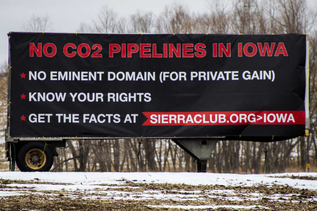 No CO2 pipelines sign