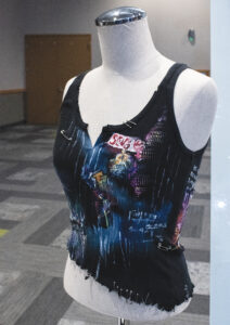 Apparel merchandising display